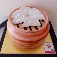 Momos Pot Delight Cake