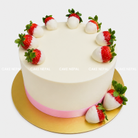 Strawberry Velvet Bliss Cake 🍓